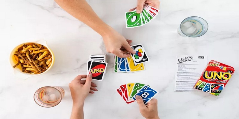 Chia bài là giai đoạn bắt đầu trong quy trình chơi bài Uno